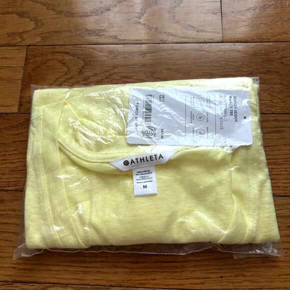 Athleta Breezy Scoop V Neck Tee Womens Size Medium Butter Yellow NWT - Picture 3 of 4